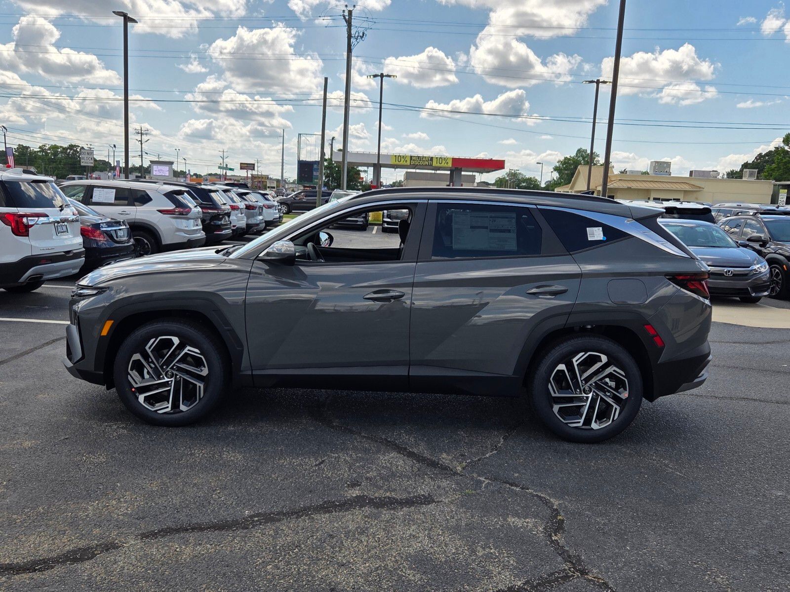 New 2026 Gray HYUNDAI SEL image 3