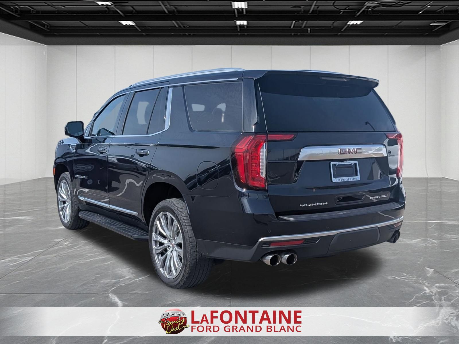 View vehicle photo 3