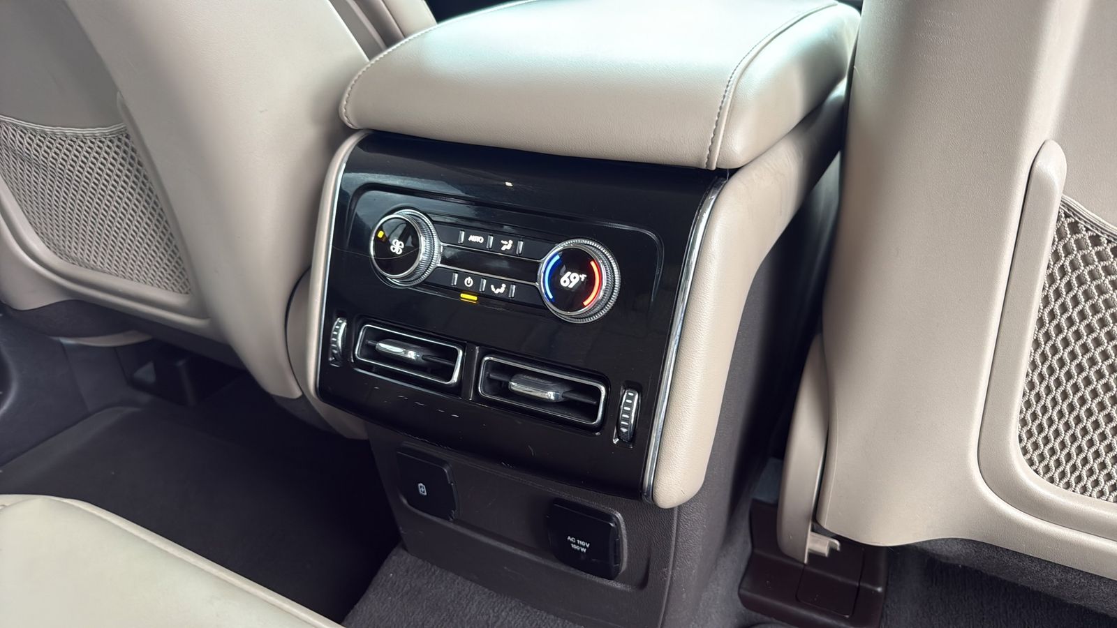 Used Car 2023 Lincoln Aviator  Standard For Sale Under $40,000 In Austin, Texas