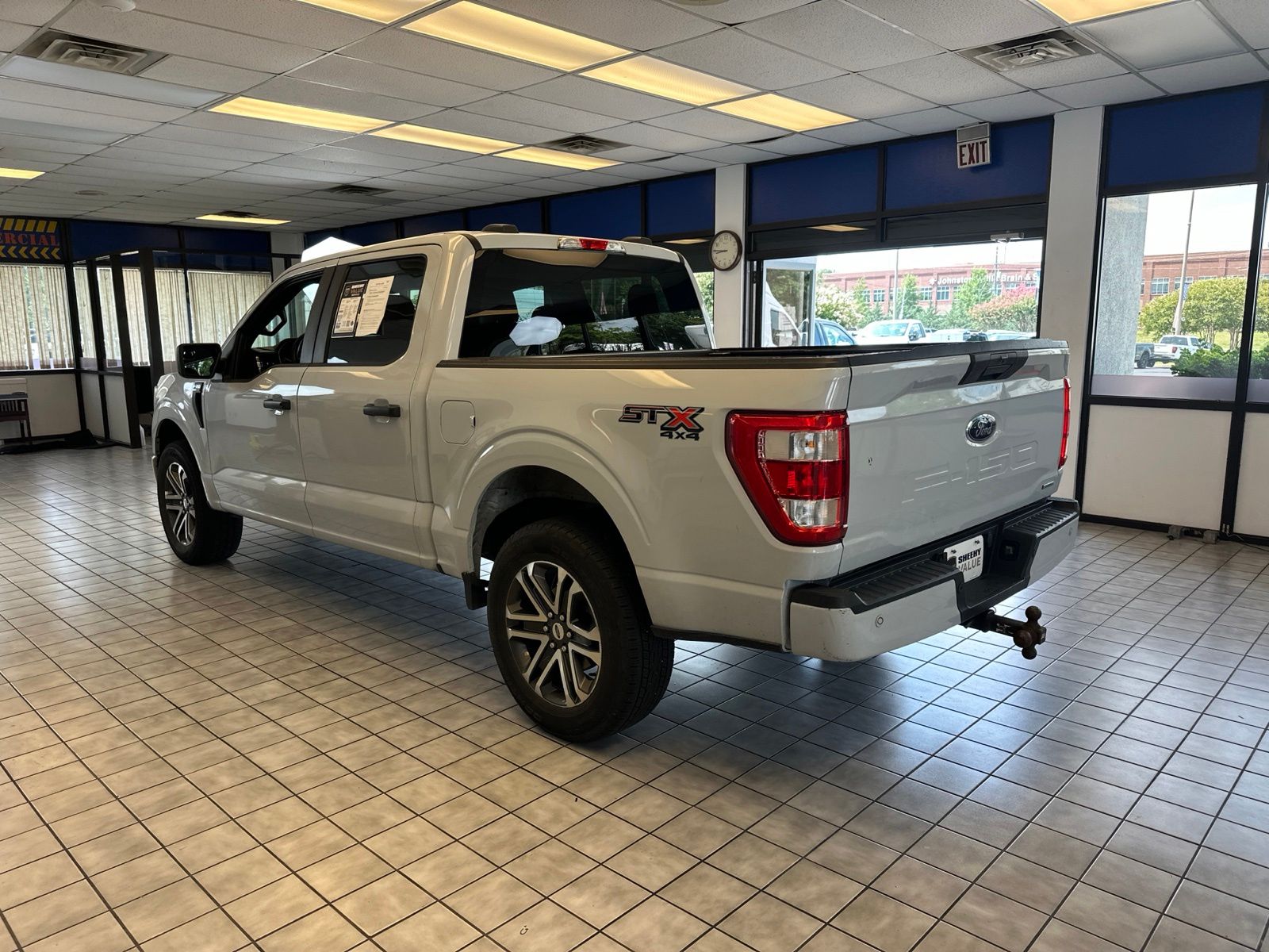Used 2022 Space White Metallic Ford XL image 11