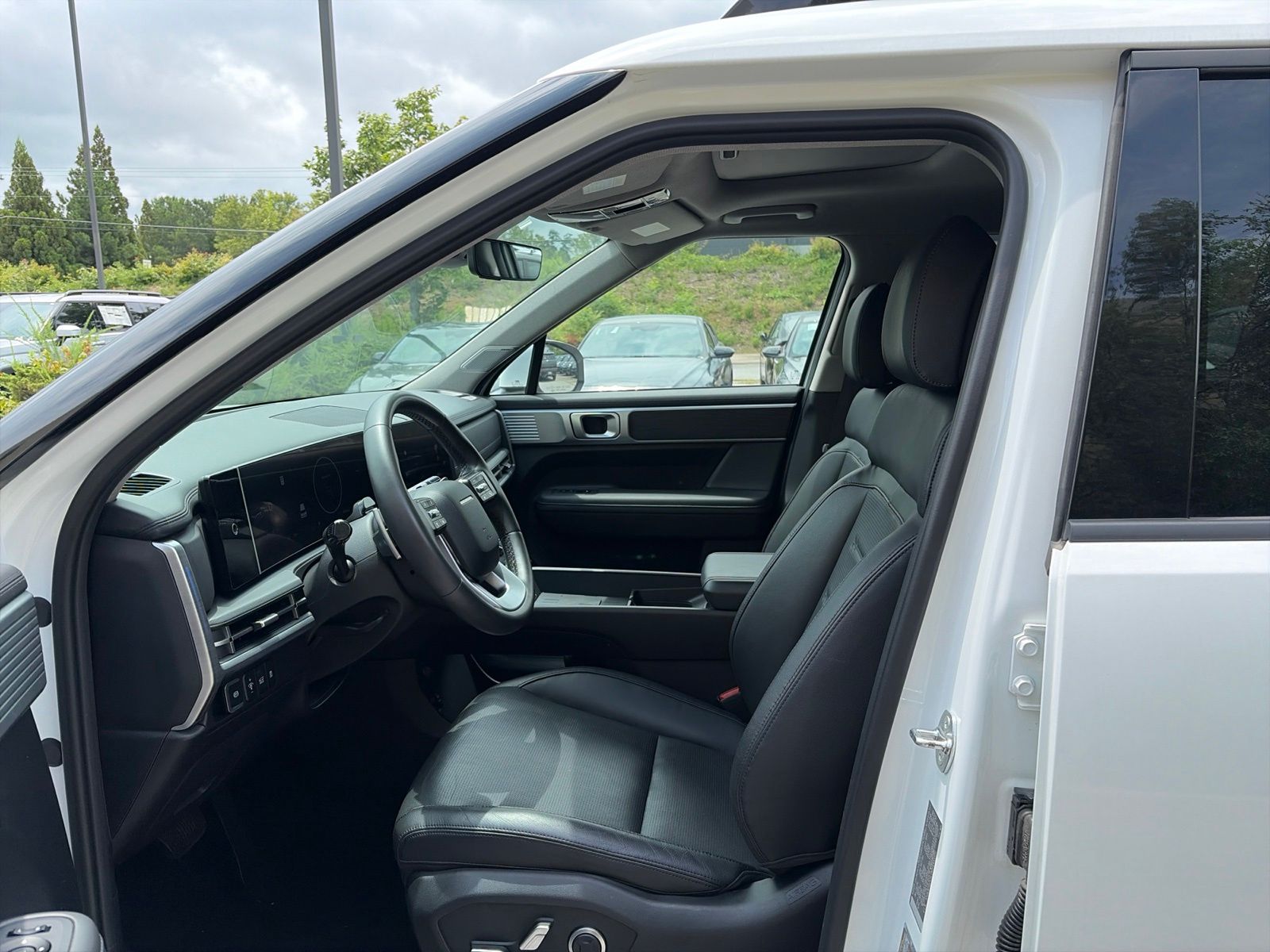 Used 2024 White Hyundai Limited image 9