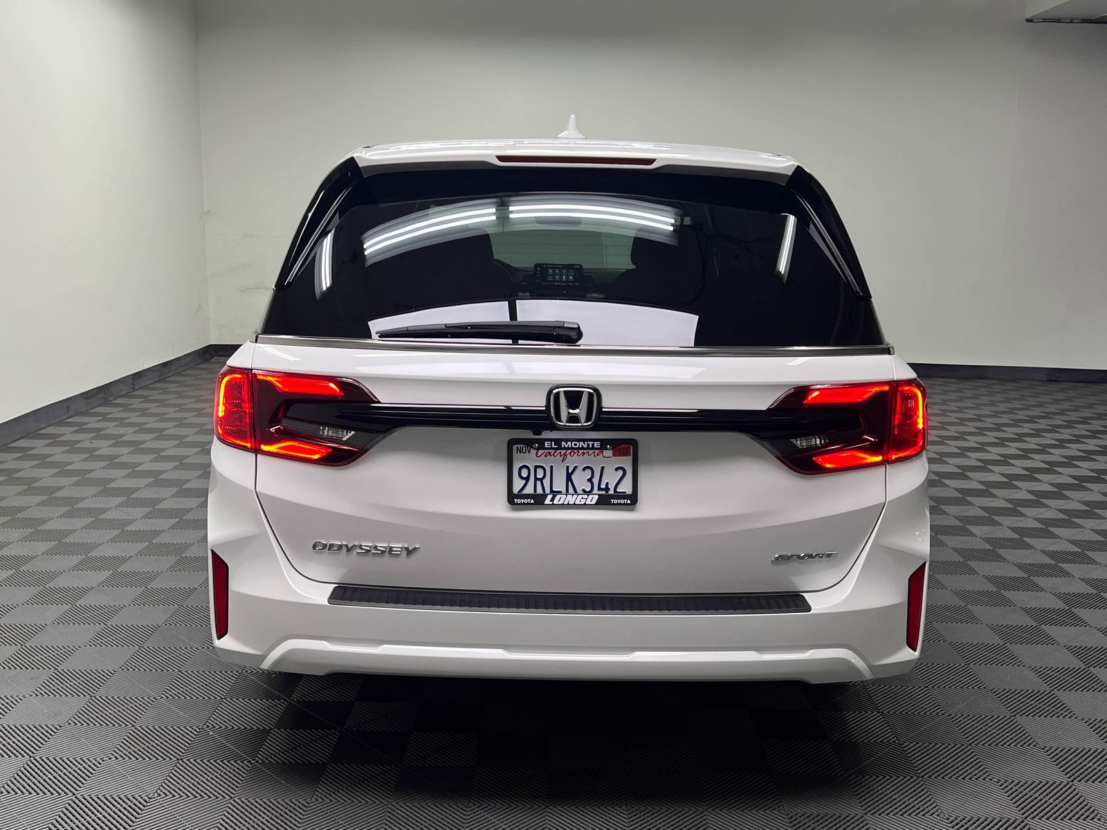 used 2025 Honda Odyssey car, priced at $35,888