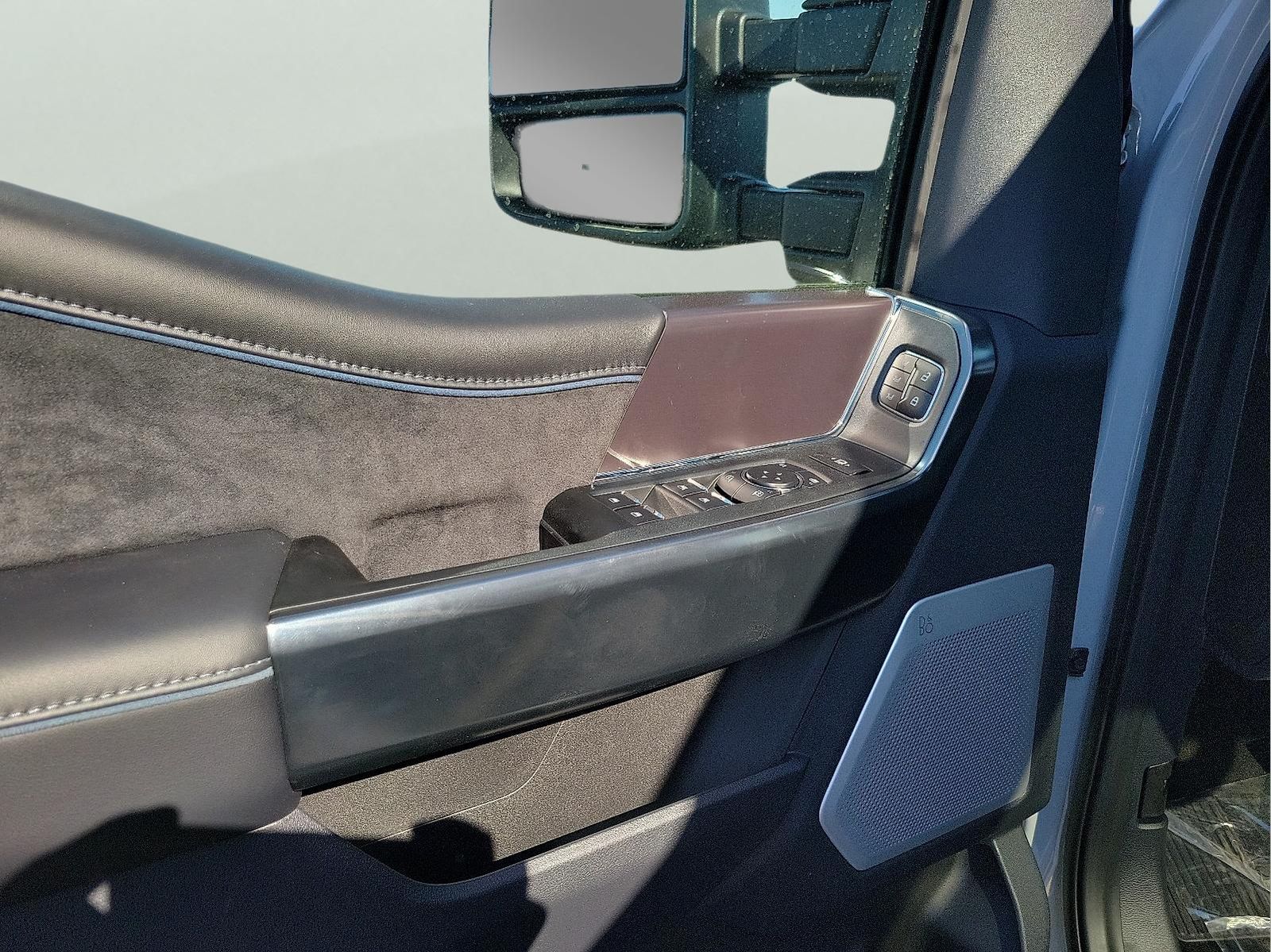 2026 Ford F-250 Super Duty Platinum - Photo 13