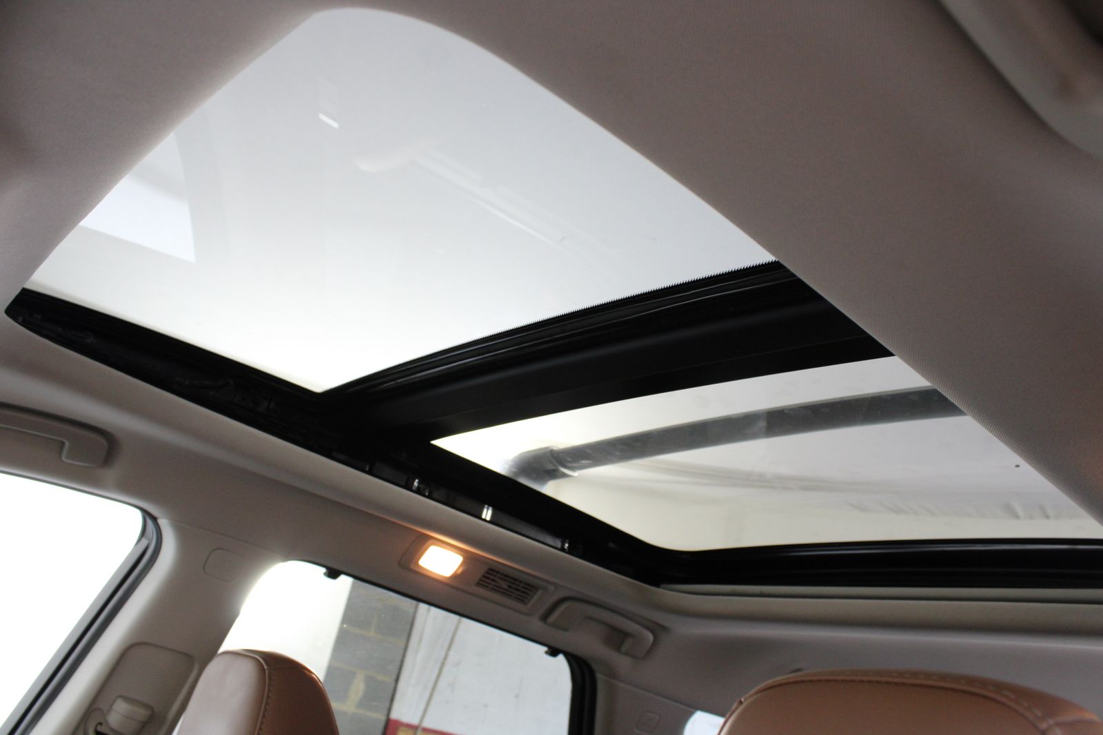 Used 2025 Gray Nissan Platinum image 21