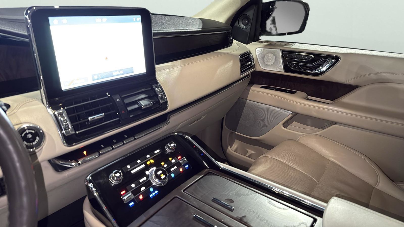 Used Car 2021 Lincoln Navigator  Reserve For Sale Under $50,000 In Austin, Texas