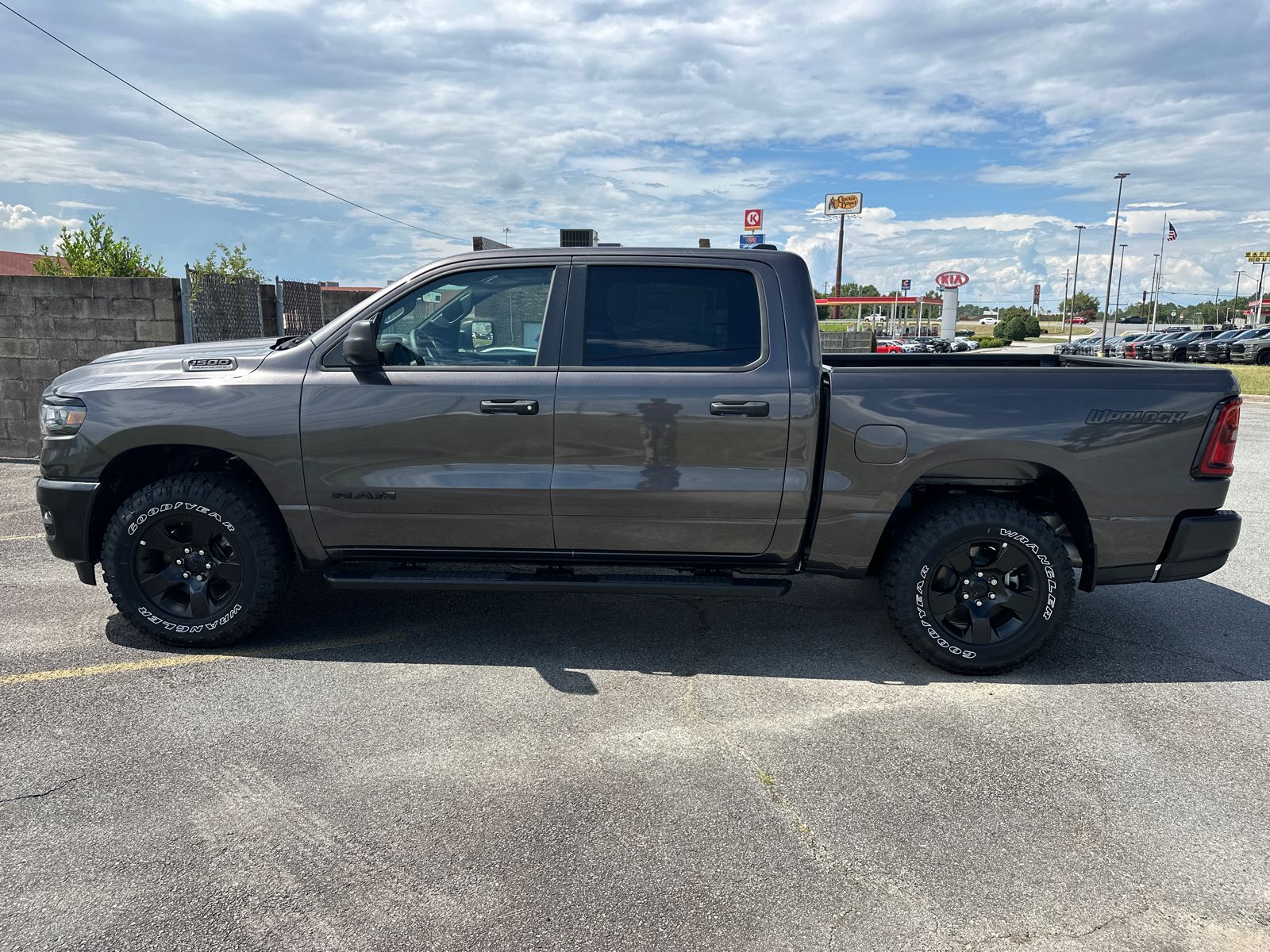 New 2026 Granite Crystal Metallic Clearcoat RAM Warlock image 8