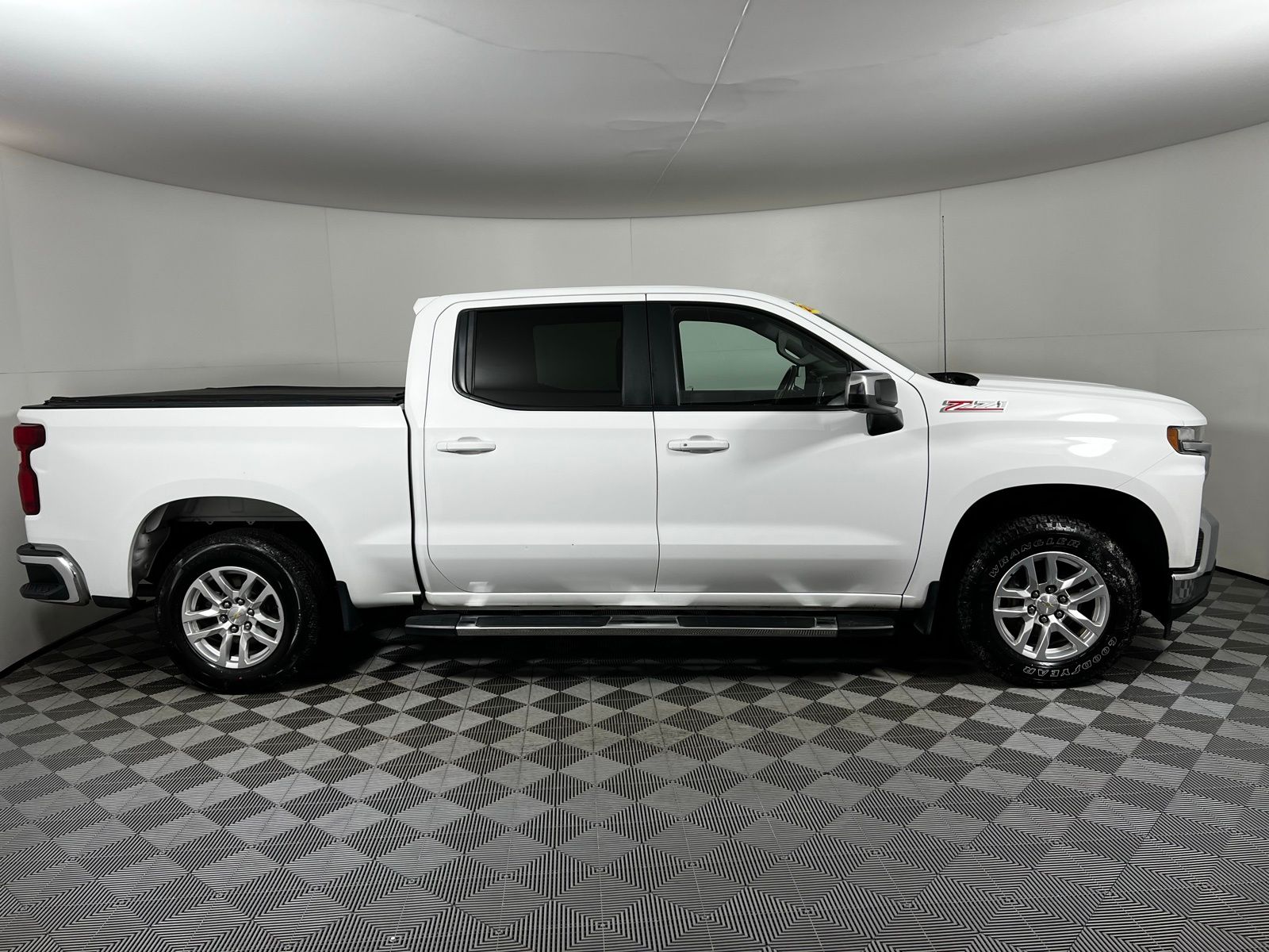 Thumbnail: 2020 Chevrolet Silverado 1500 - 4