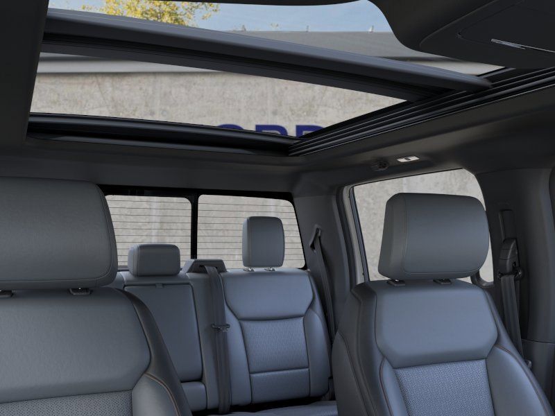 New 2025 Oxford White Ford Lariat image 22