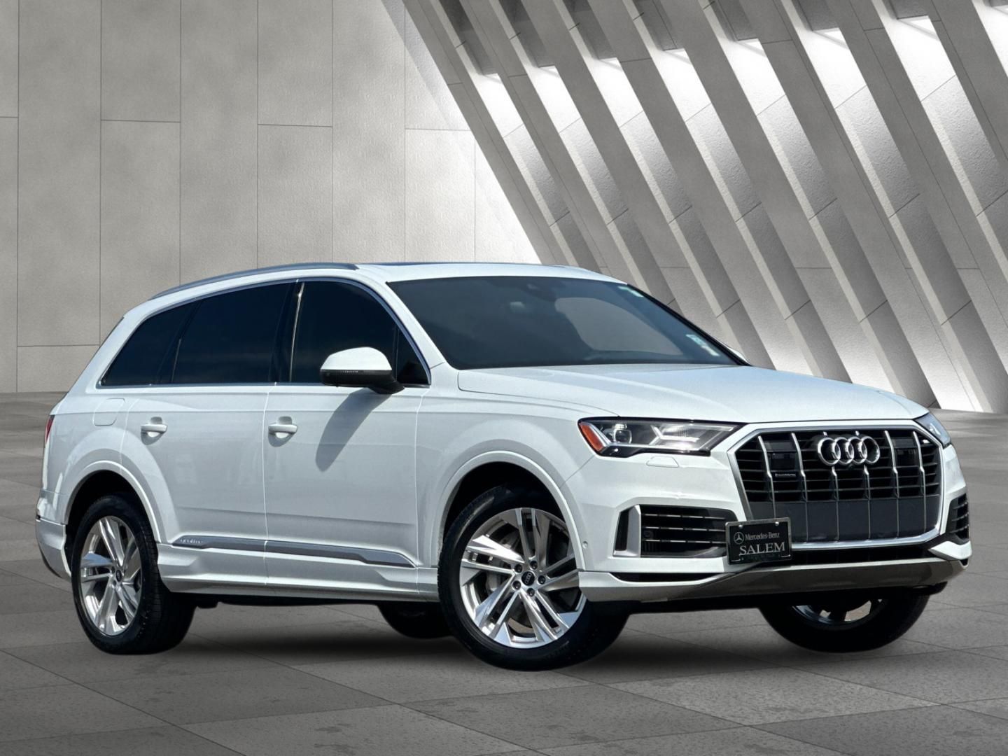 used 2023 Audi Q7 car, priced at $40,498