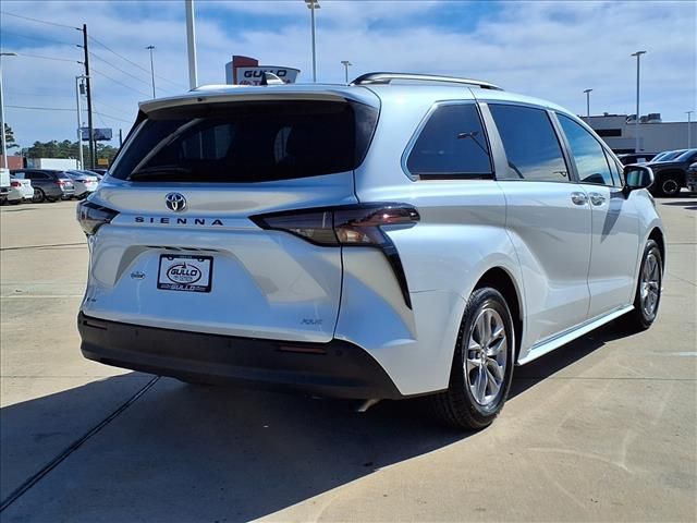 2025 Toyota Sienna XLE  at Gullo Toyota