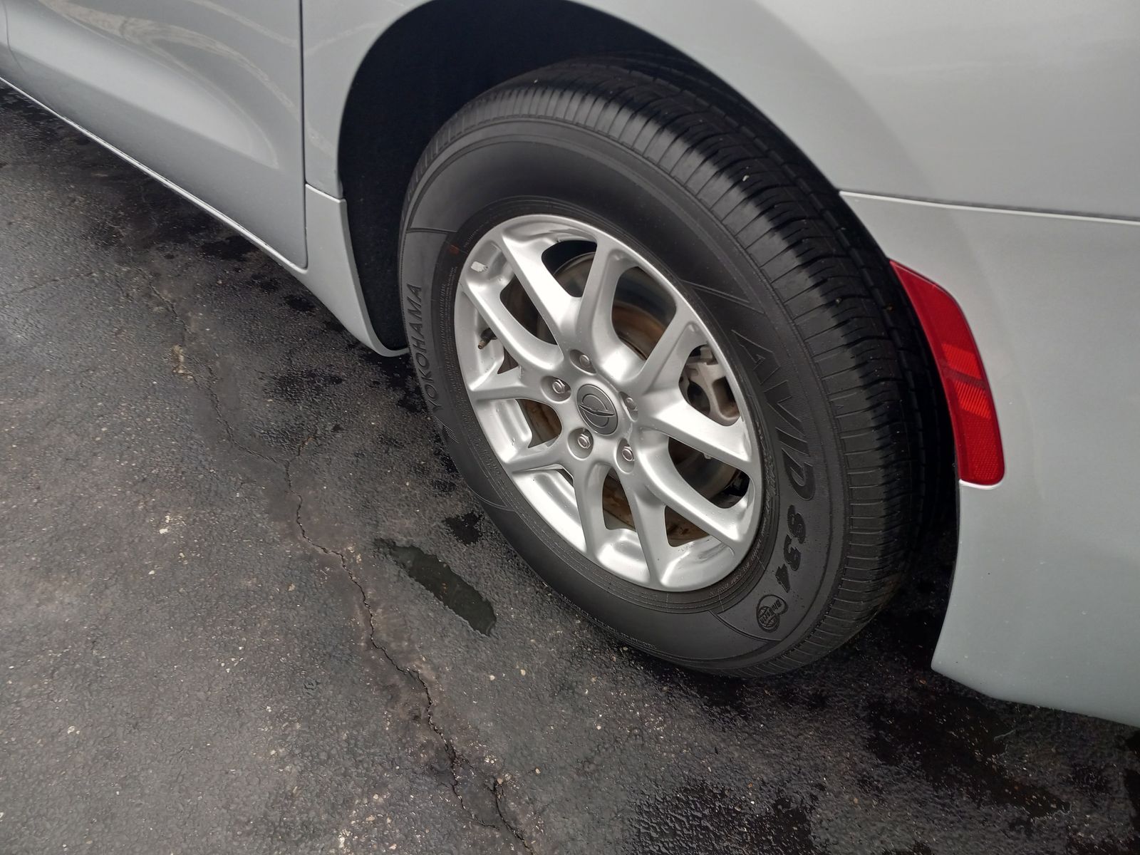 2023 Chrysler Voyager image 10
