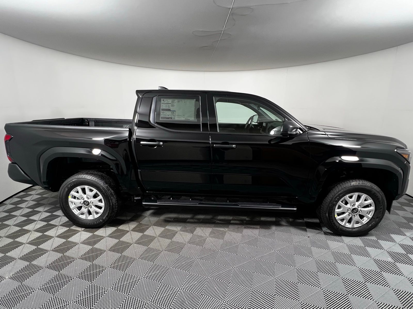 Thumbnail: 2025 Toyota Tacoma - 4