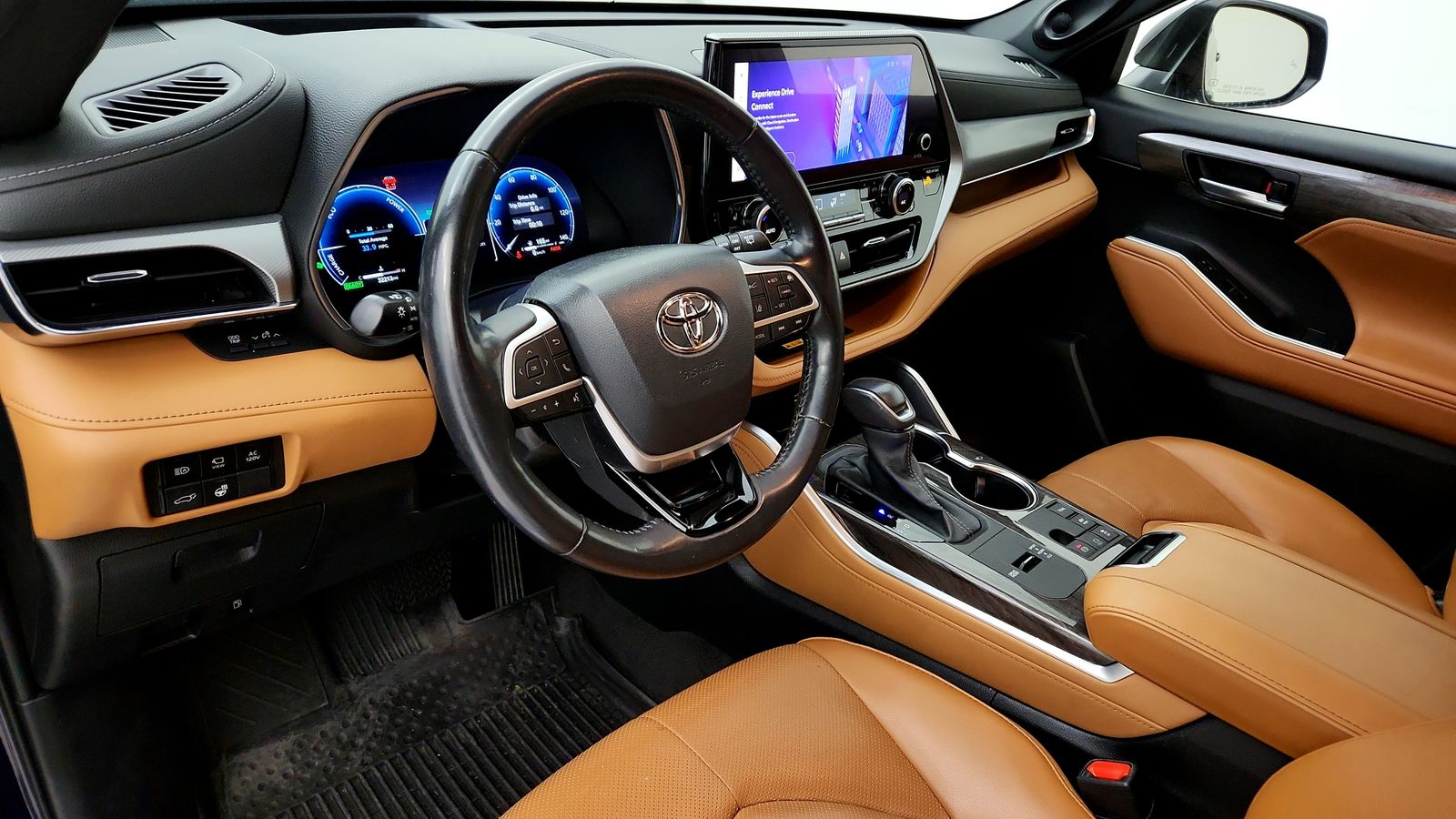 Used 2023  Toyota Platinum image 25