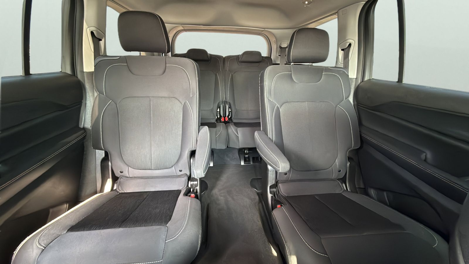 Used Car 2024 Jeep Grand Cherokee L  Laredo For Sale Under $30,000 In Austin, Texas