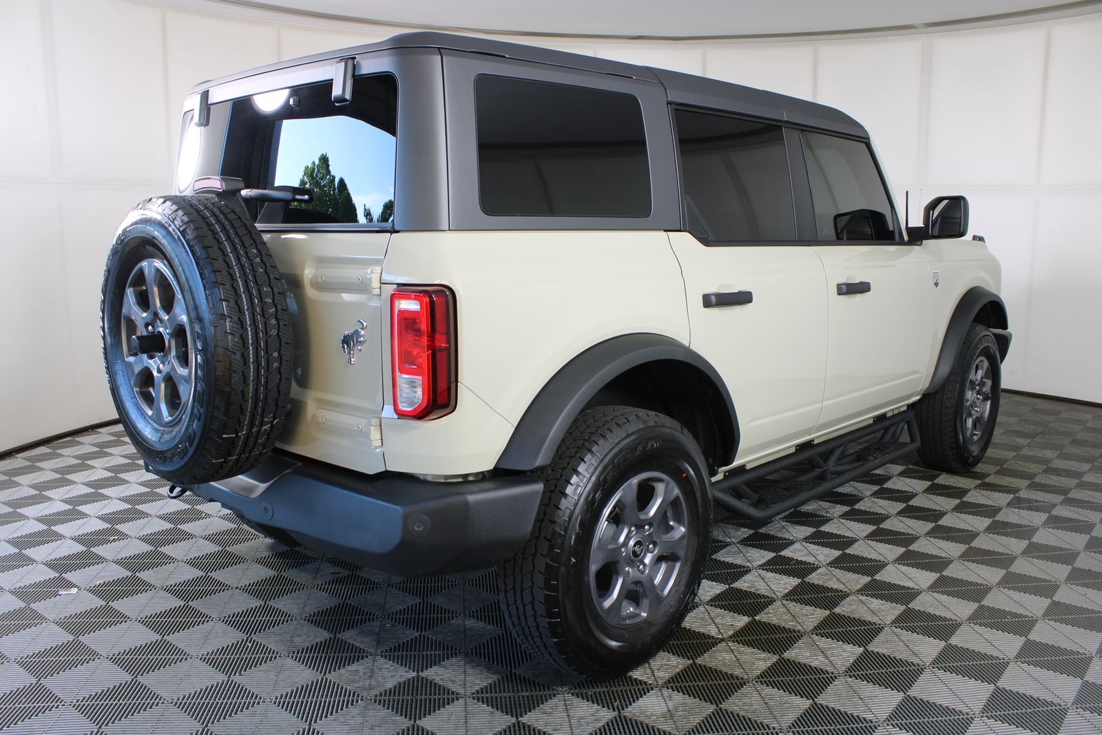 Used 2025 Beige Ford Big Bend image 6