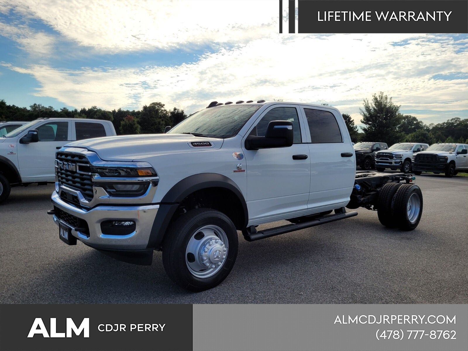 2025 RAM 4500 Tradesman 4X4 Crew Cab DRW 173" WB's photo