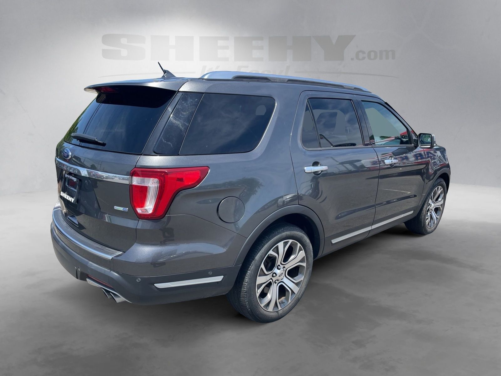 Certified Used 2018 Magnetic Ford Platinum image 4