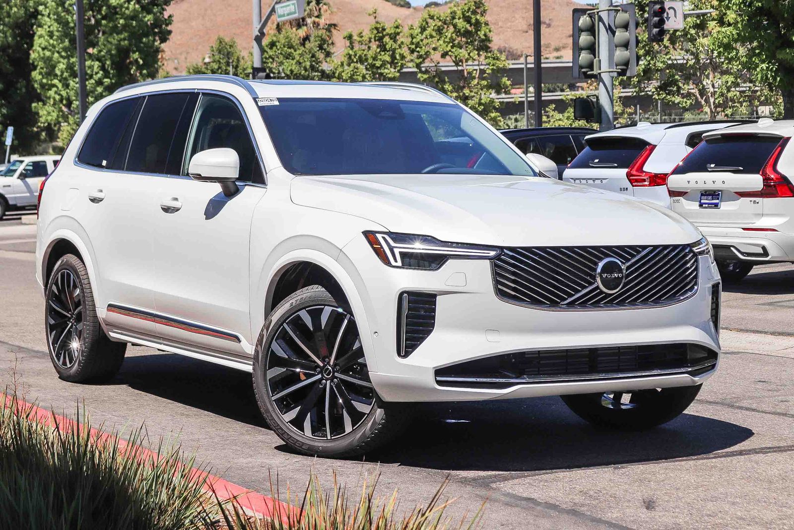 2026 Volvo XC90 Plug-In Hybrid T8 Plus