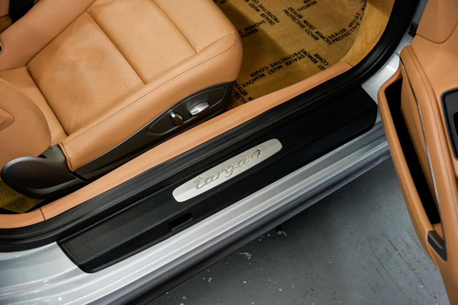 2017 Porsche 911 Targa 4 — photo 17