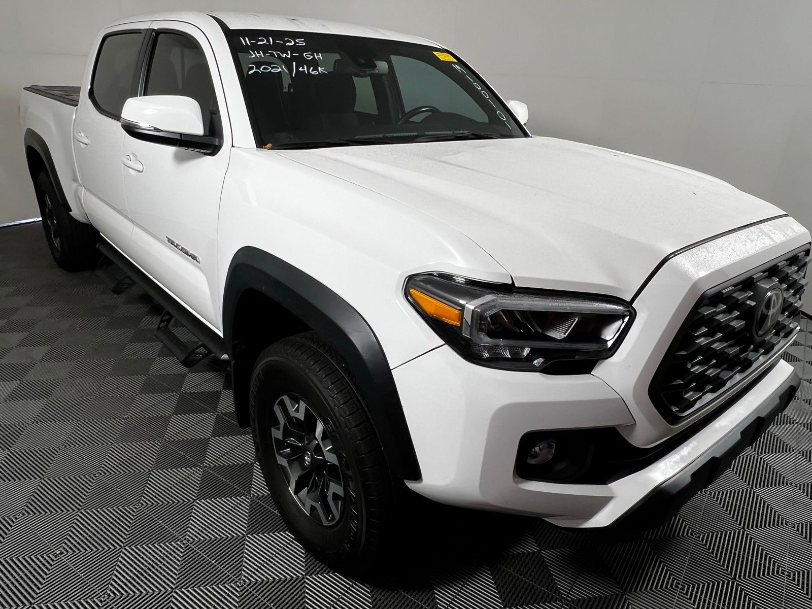 Thumbnail: 2021 Toyota Tacoma - 3