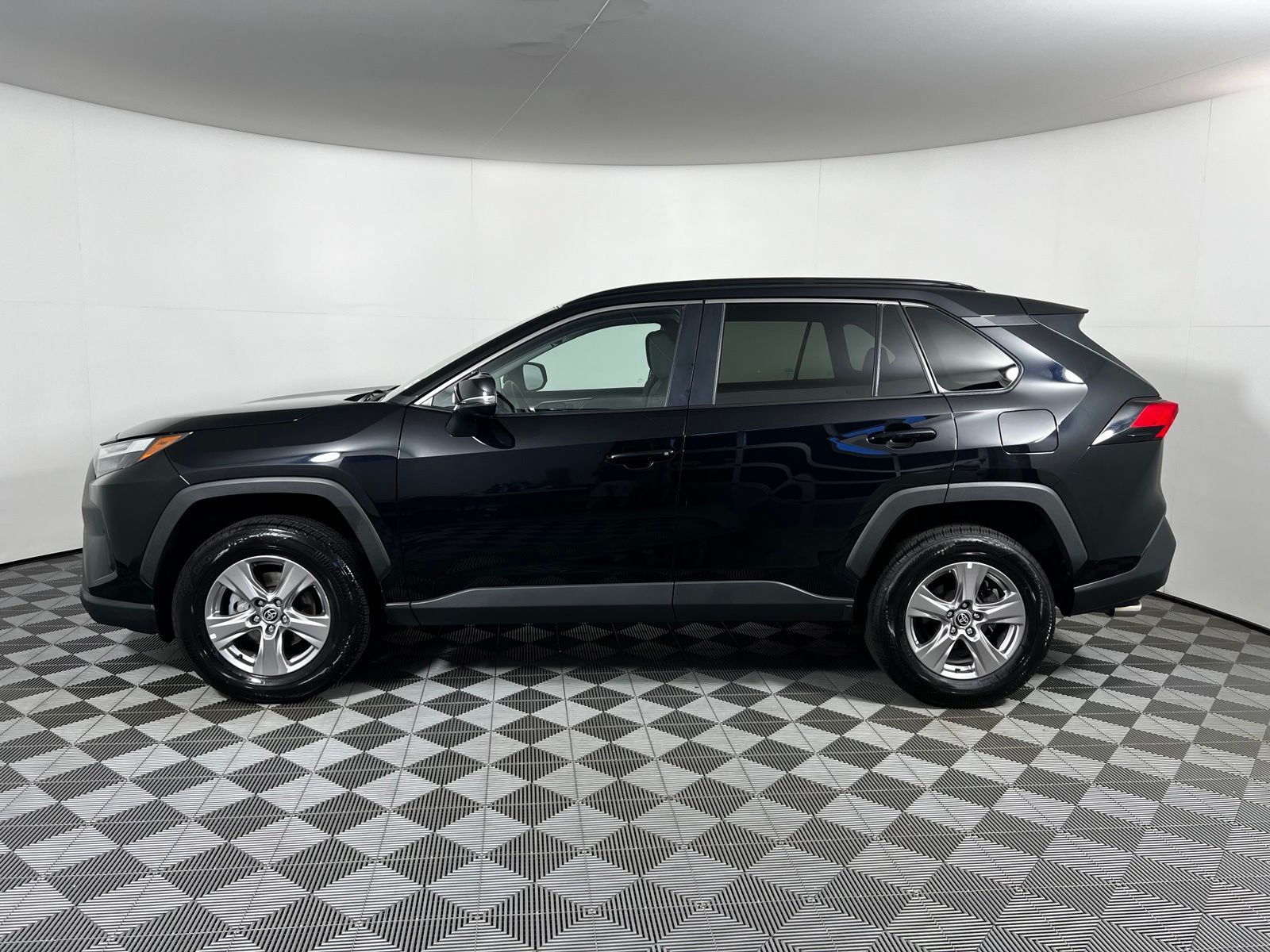 Thumbnail: 2024 Toyota RAV4 - 8