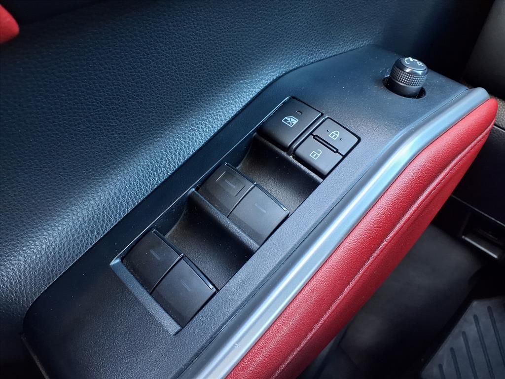 2021 Toyota Highlander XSE White at Autostrade