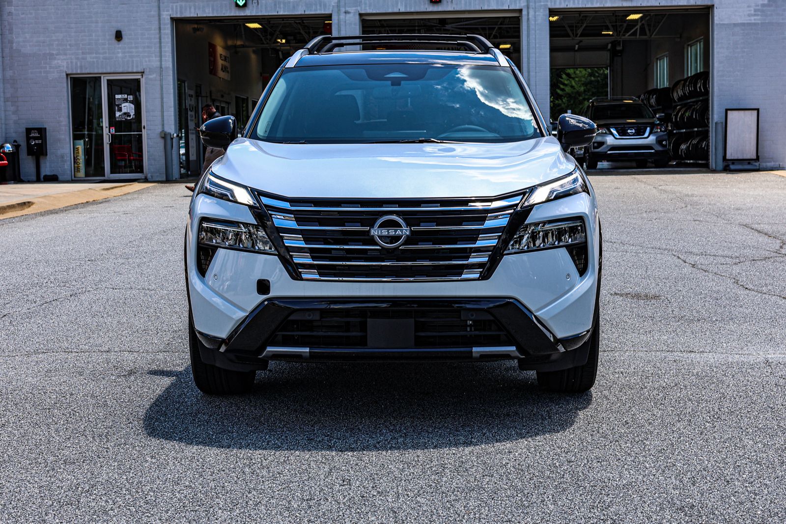 2025 Nissan Rogue Platinum photo 4