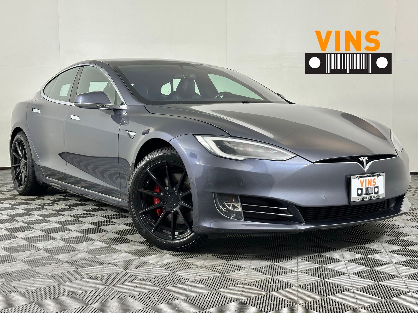 2020 Tesla Model S Performance's photo