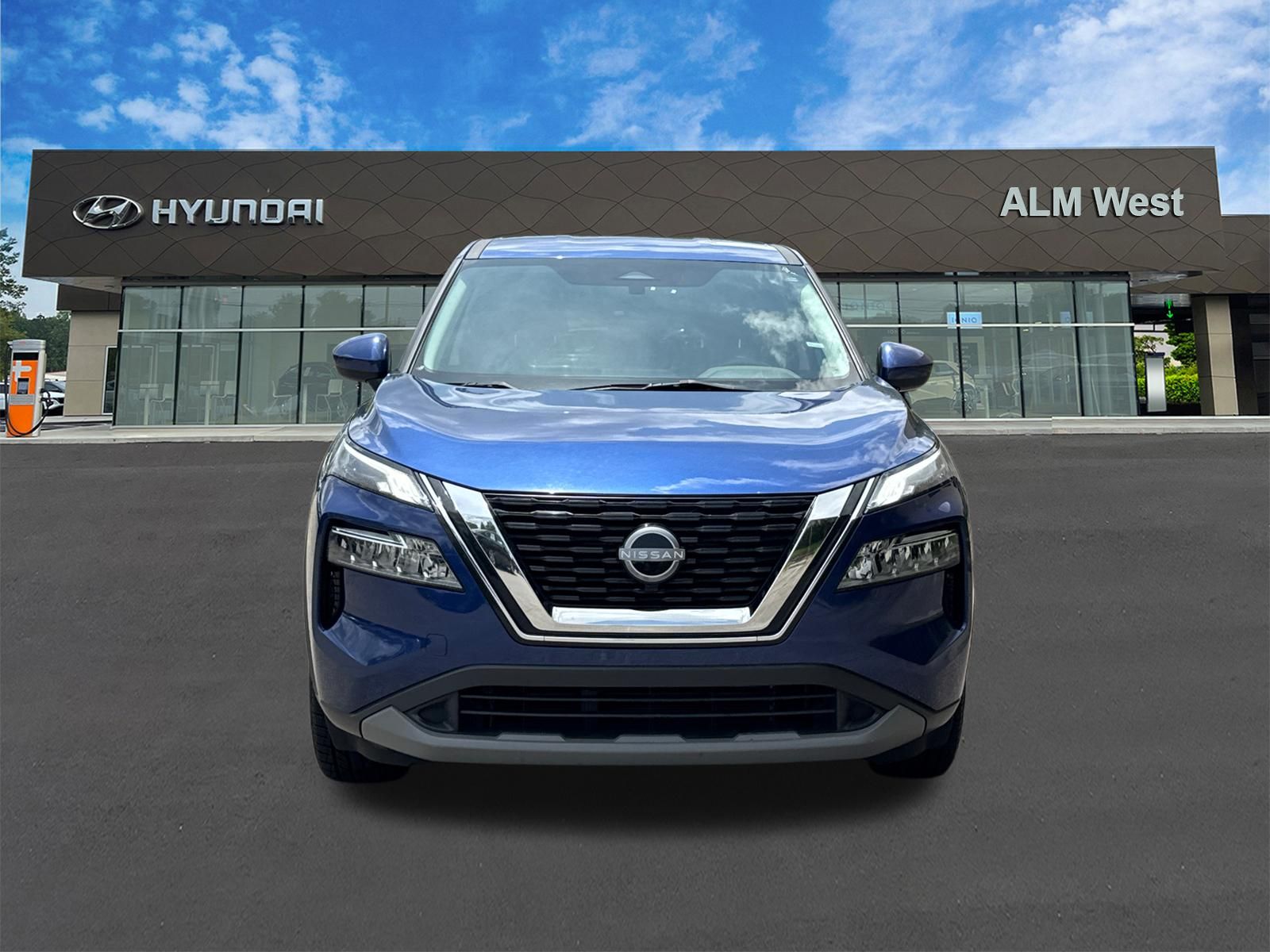 Used 2023 Blue Nissan SV image 2