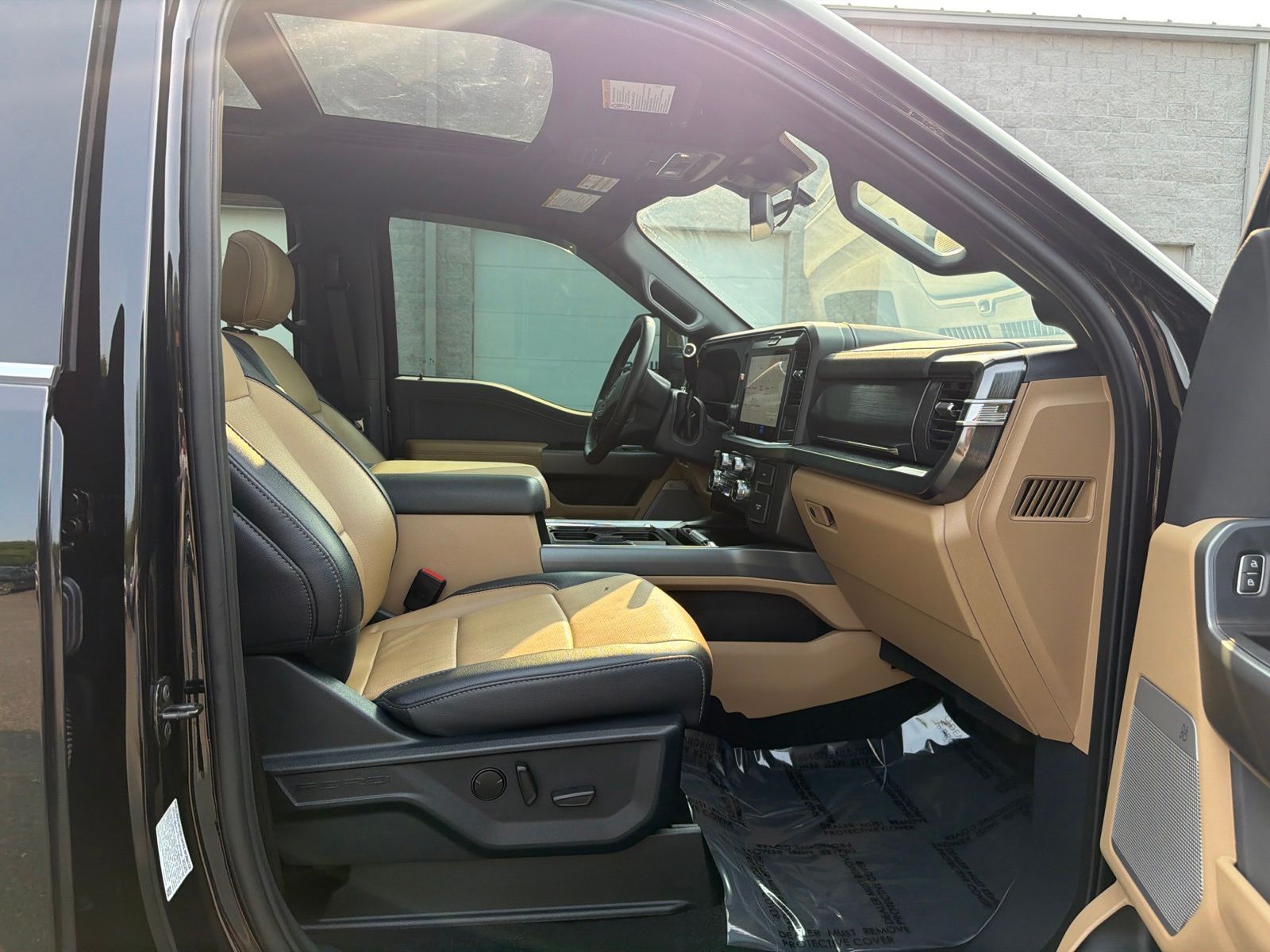 Certified Used 2025 Agate Black Metallic Ford Lariat image 24
