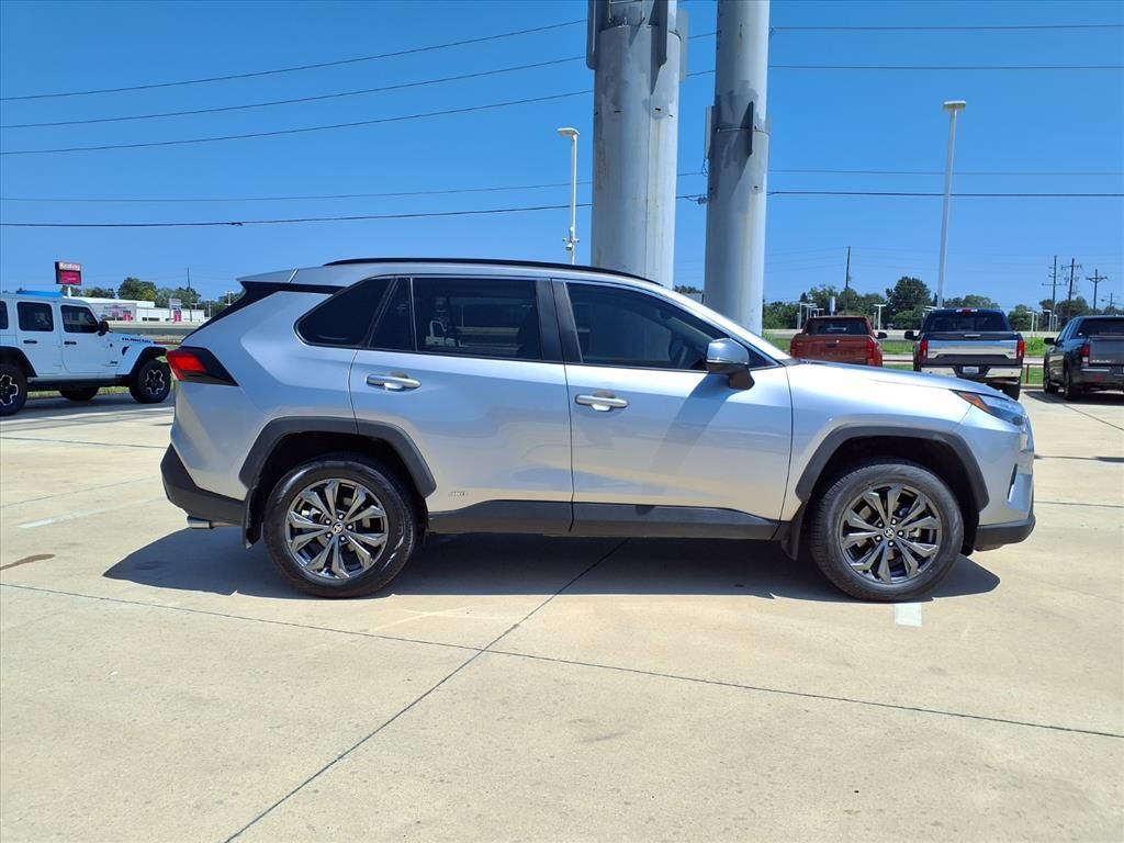 2023 Toyota RAV4 Hybrid XLE Premium - 10