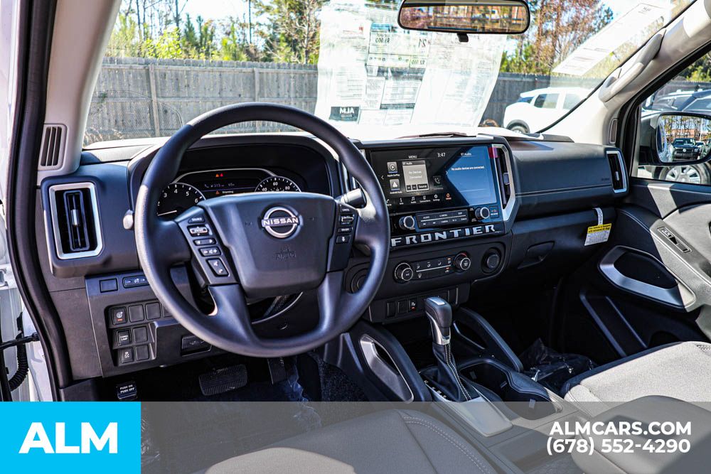 2025 Nissan Frontier SV photo 26