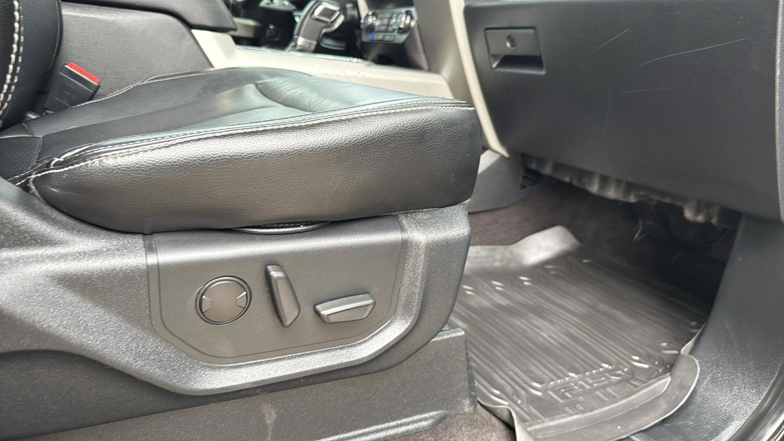 Used Car 2019 Ford F-150  Lariat For Sale Under $35,000 In Austin, Texas