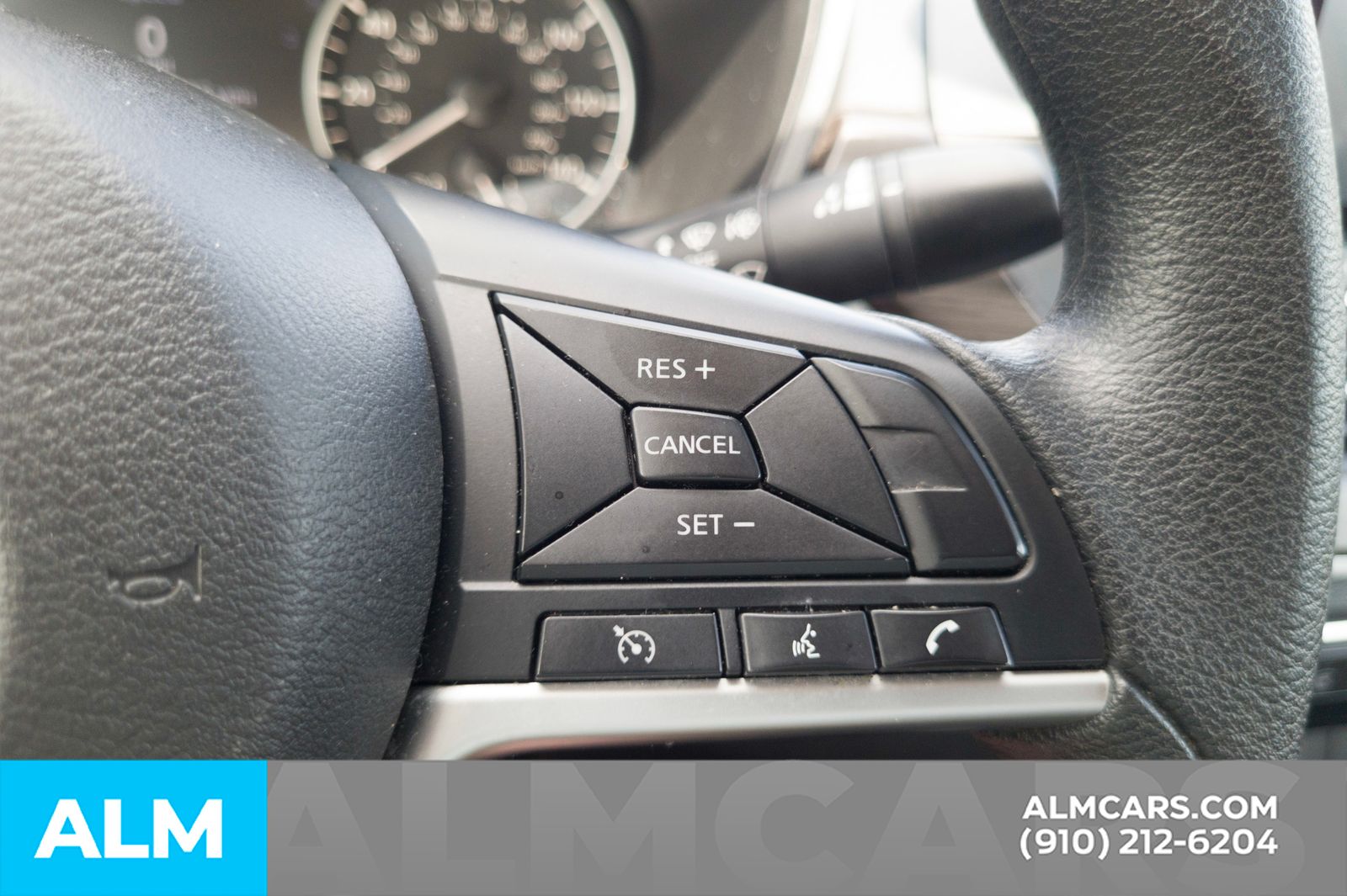Used 2024 Super Black Nissan 2.5 SV image 10