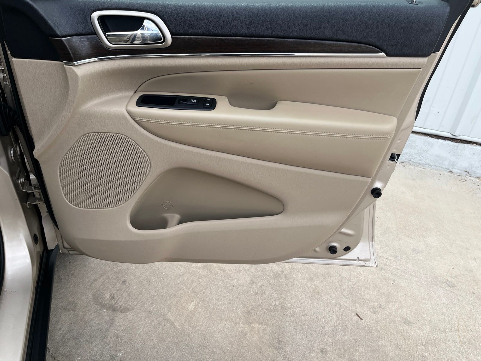 Used Car 2014 Jeep Grand Cherokee  Limited For Sale Under $15,000 In Austin, Texas