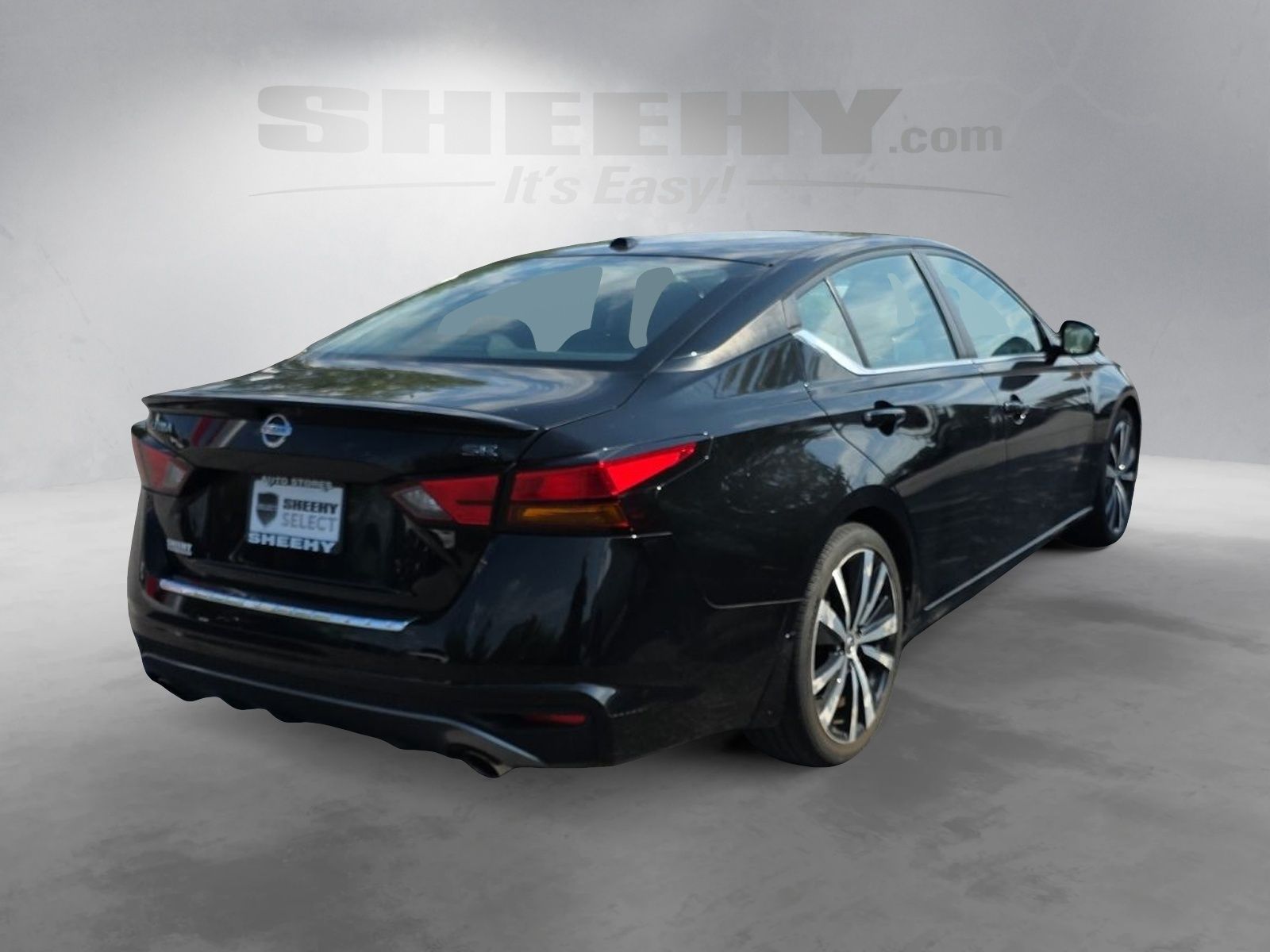 Used 2020 Black Nissan 2.5 SR image 12
