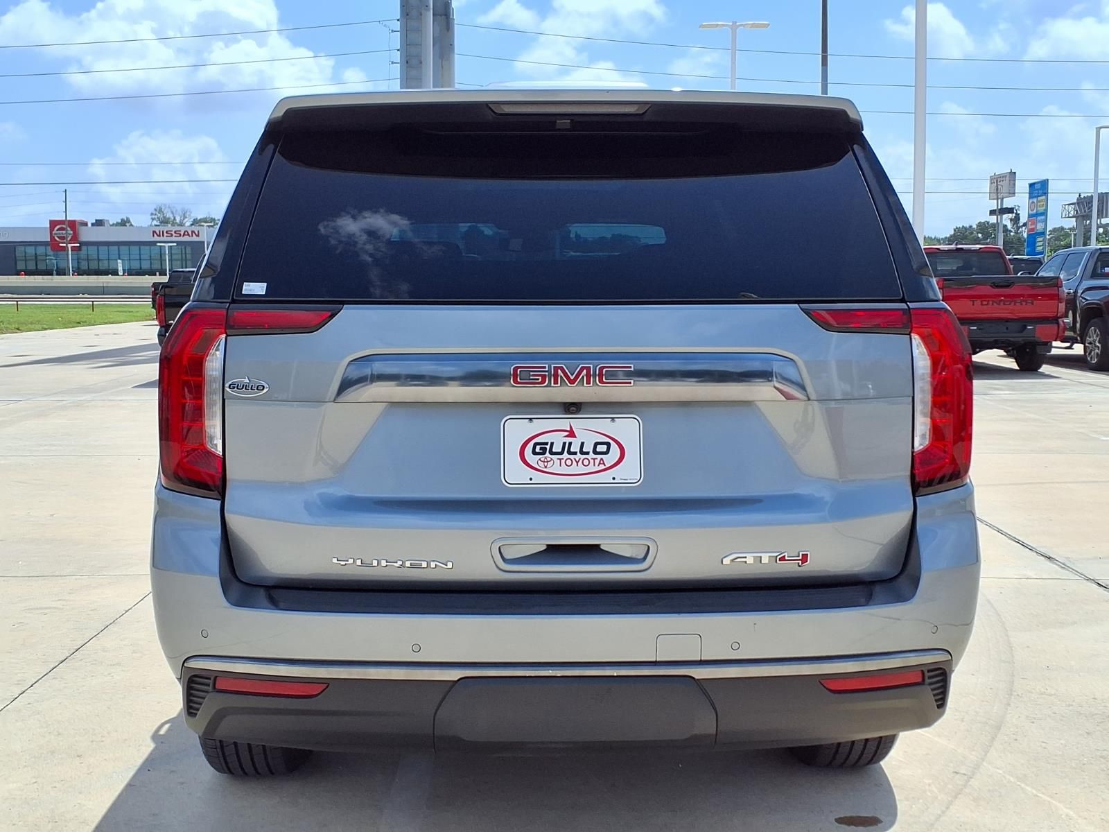 2024 GMC Yukon XL AT4 - 6