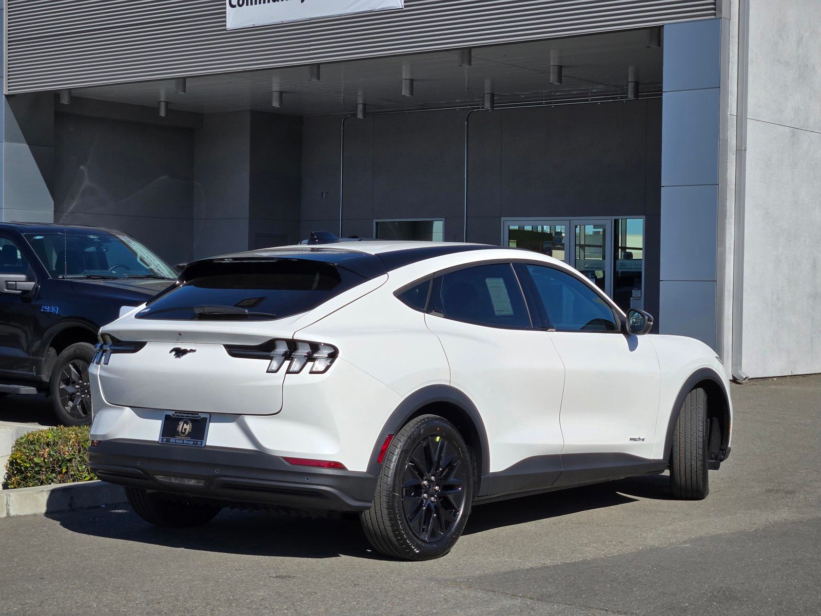 New 2026 White Ford Select image 4