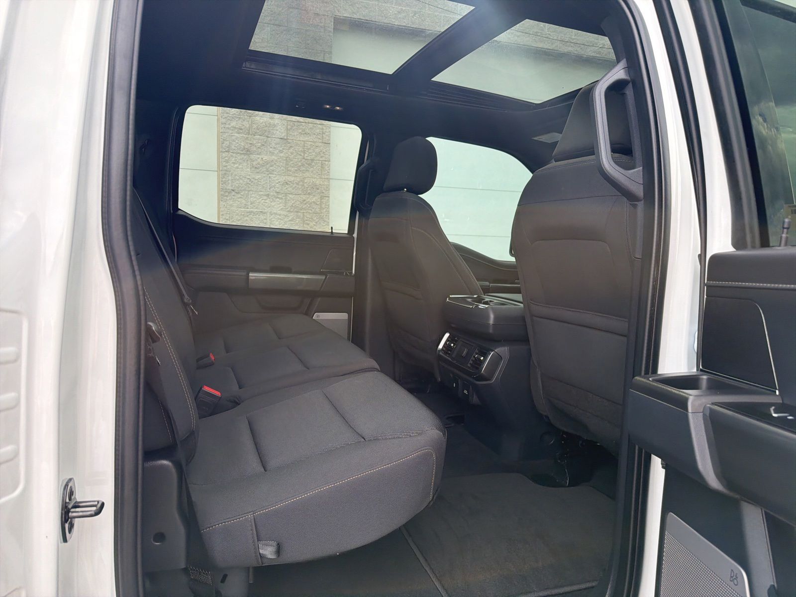 Certified Used 2023 Oxford White Ford XLT image 28