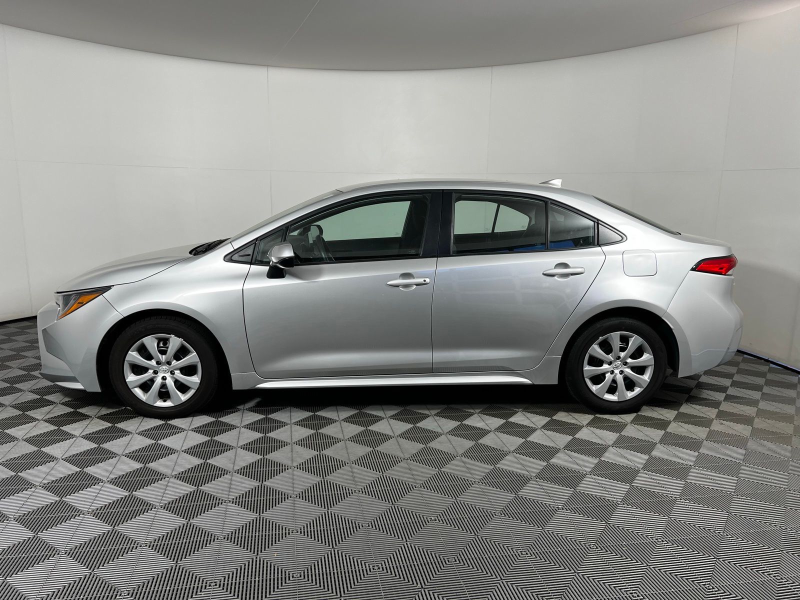 2023 Toyota Corolla LE 8