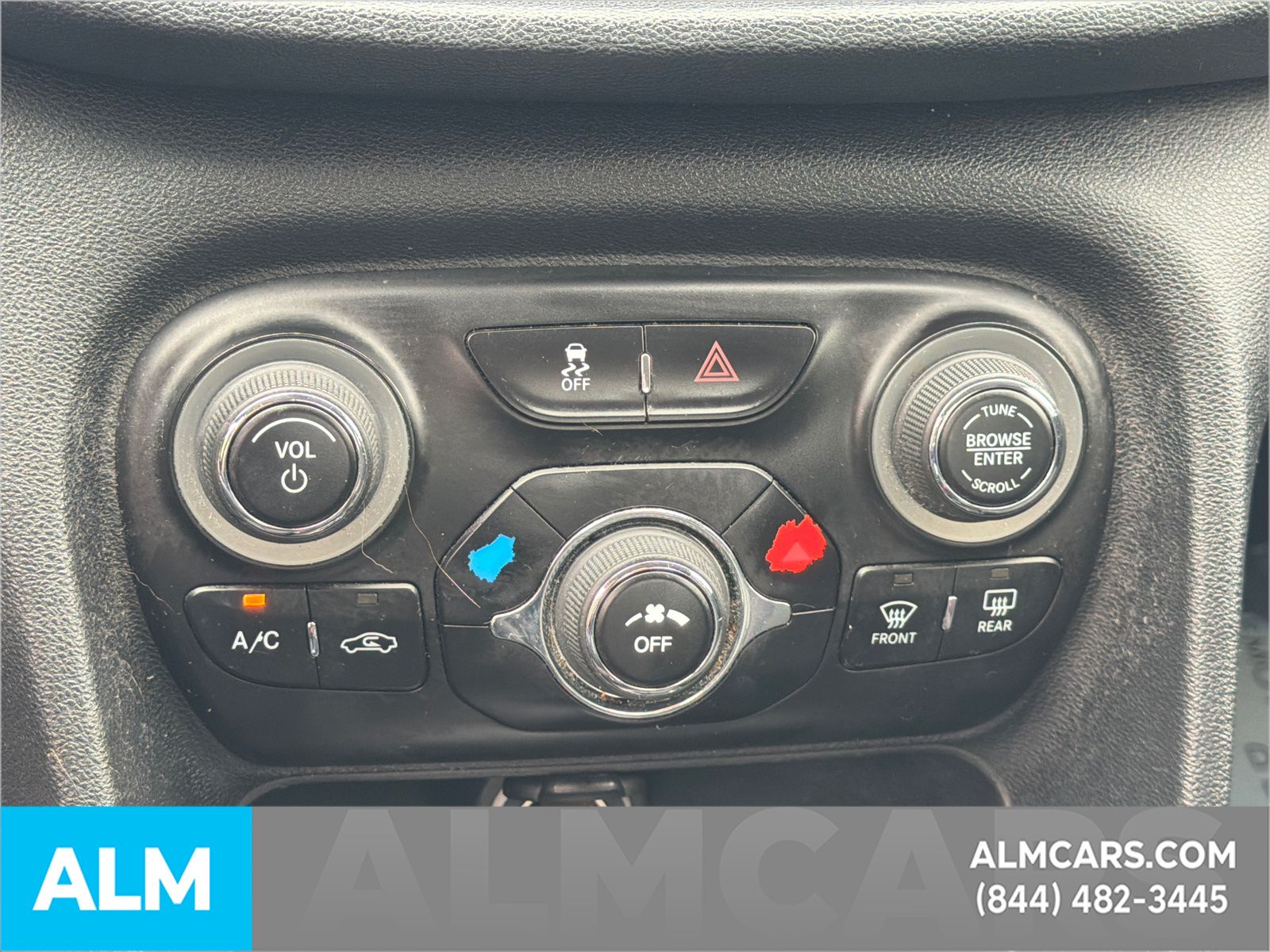 Used 2014 Gray Dodge SXT image 33