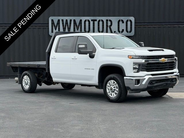 Summit White 2024 Chevrolet Silverado 2500HD Pickup Truck Four-Wheel Drive Automatic