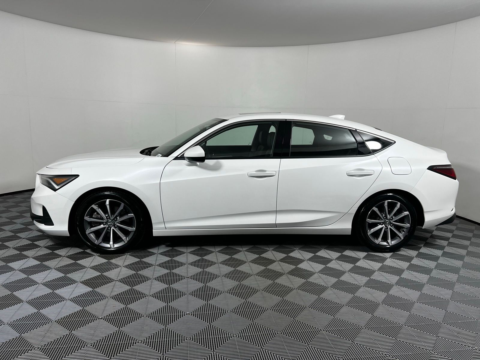 Thumbnail: 2025 Acura Integra - 8