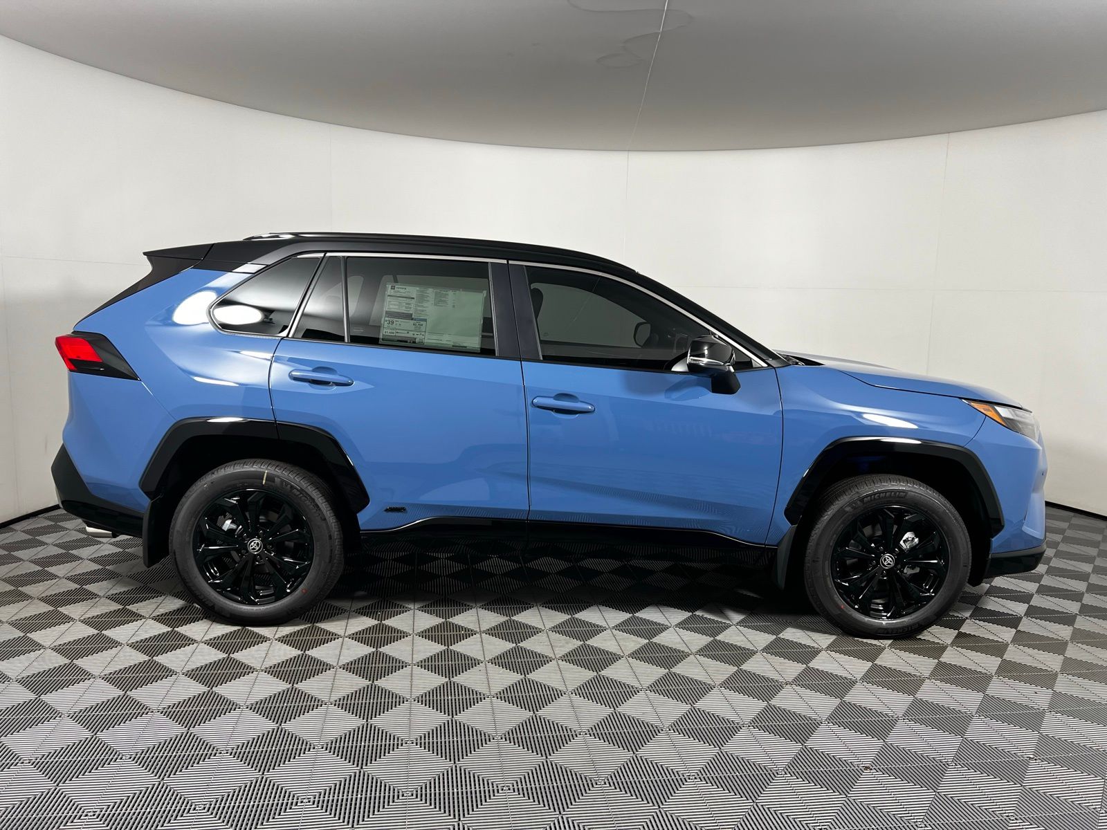 Thumbnail: 2025 Toyota RAV4 - 4