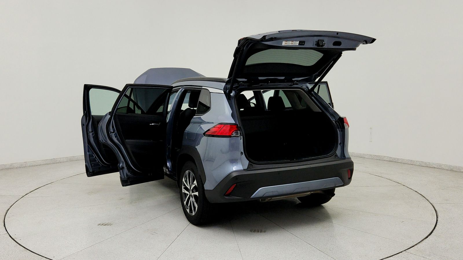 Used 2023  Toyota XLE image 13