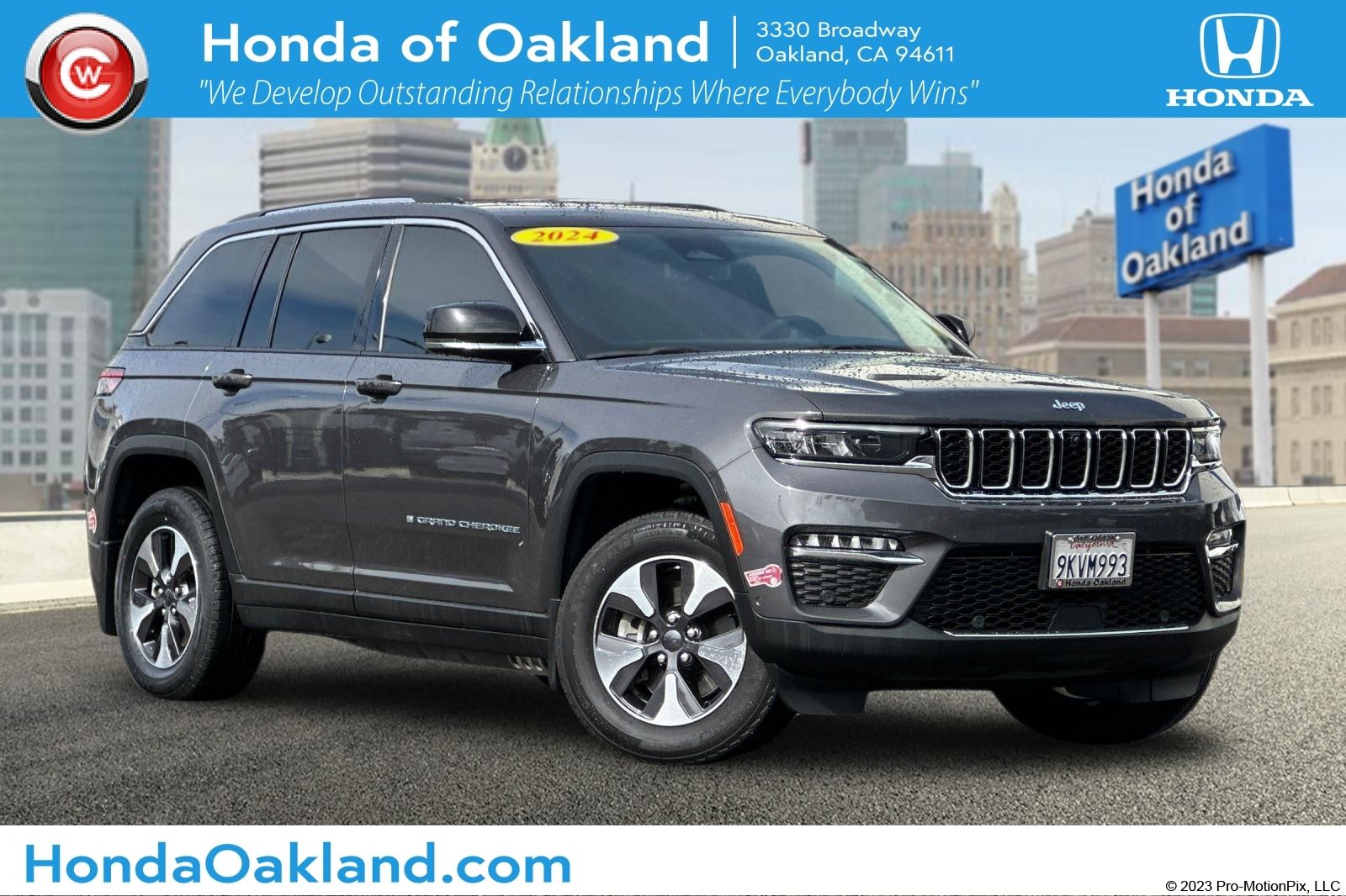 Baltic Gray Metallic Clearcoat 2024 Jeep Grand Cherokee 4xe 4WD SUV / Crossover Four-Wheel Drive 8-Speed Automatic