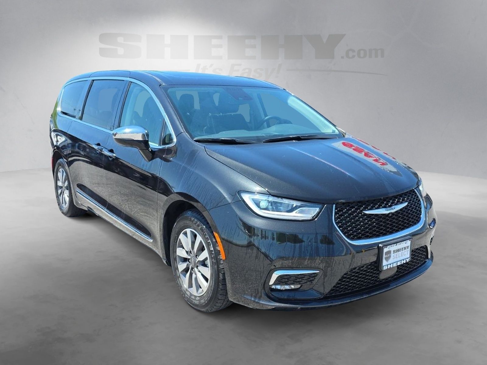 Used 2023 Black Chrysler Limited image 2