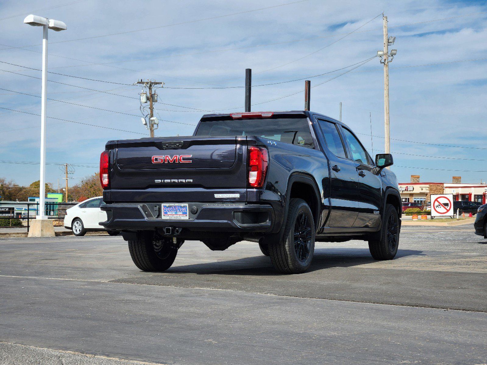 2025 GMC Sierra 1500 Elevation 5