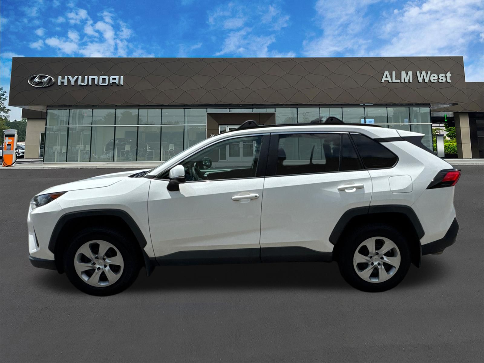 Used 2019 White Toyota LE image 8