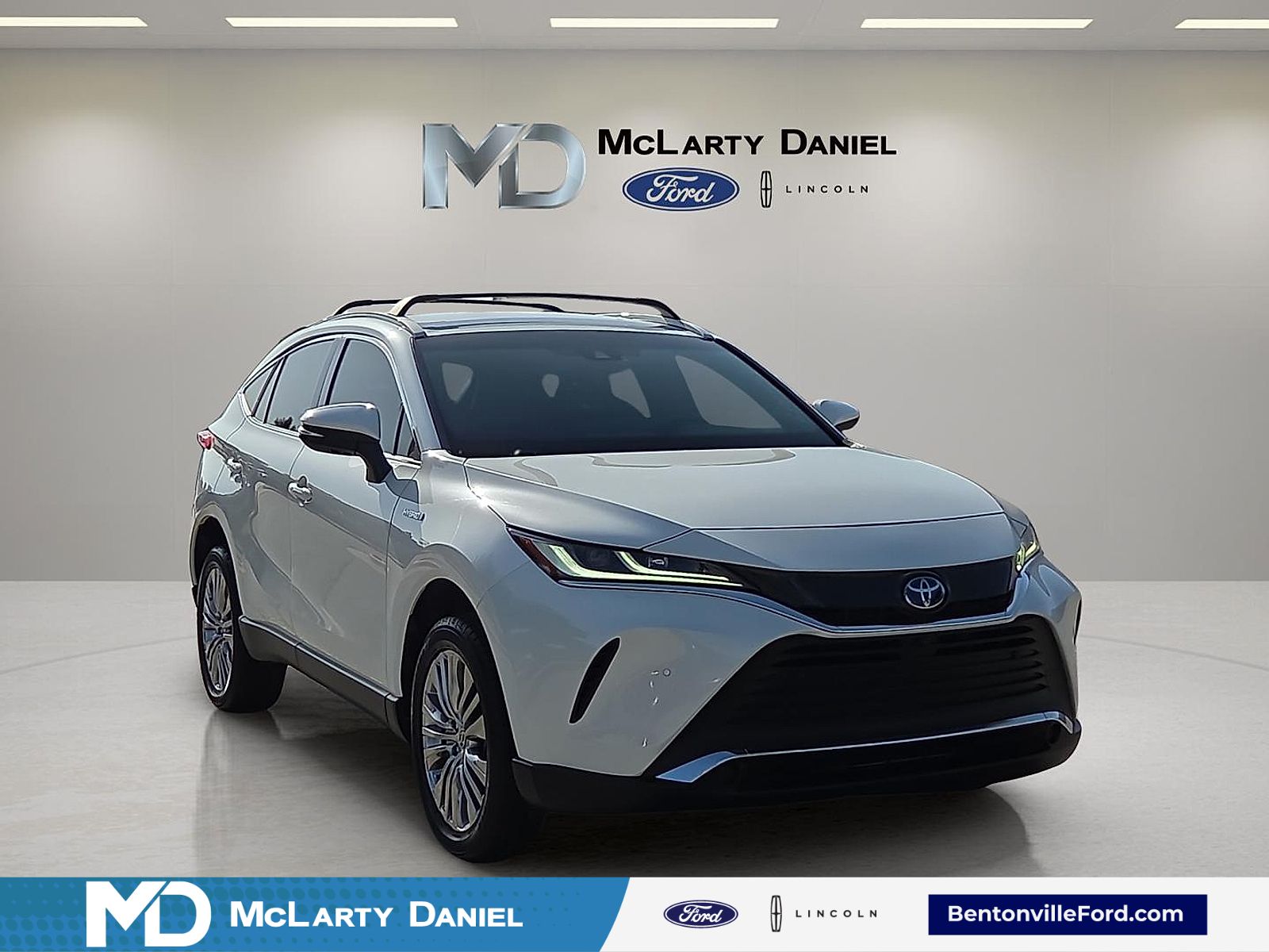White (Blizzard Pearl) 2021 Toyota Venza SUV / Crossover All-Wheel Drive Continuously Variable Transmission